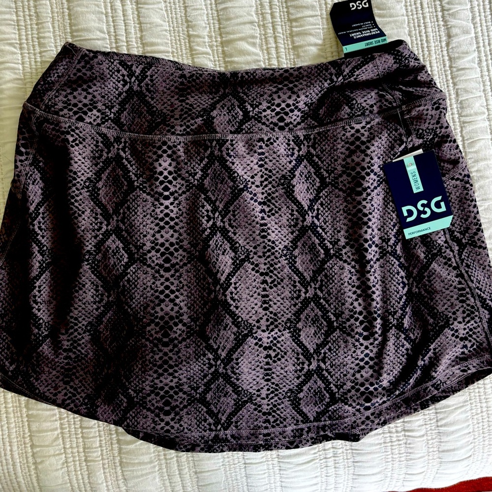 🌺NWT DSG performance skirt